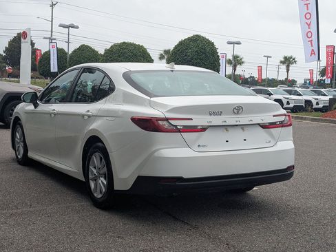 Certified 2025 Toyota Camry LE FWD image 5