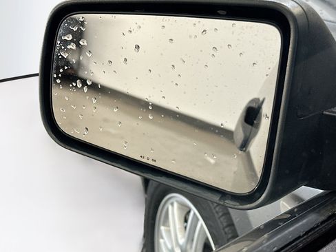 Used 2009 Ford Focus SE FWD image 16