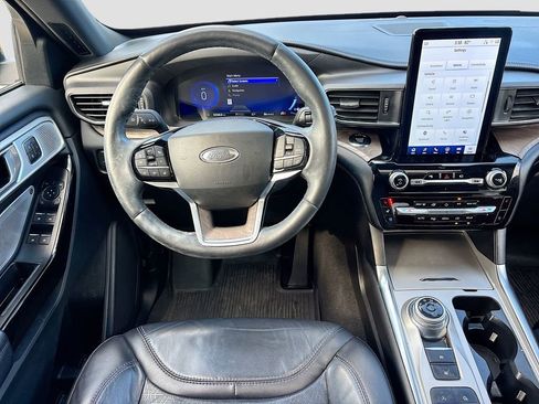 Used 2022 Ford Explorer Platinum w/ Equipment Group 601A image 23