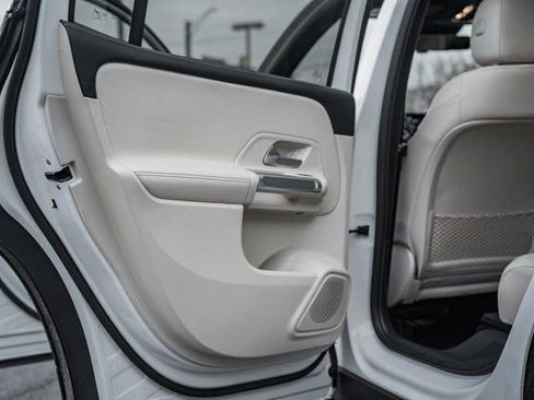 Certified 2025 Mercedes-Benz GLB 250 4MATIC image 36