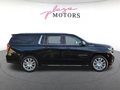 Used 2024 Chevrolet Suburban High Country AWD/4WD image 4