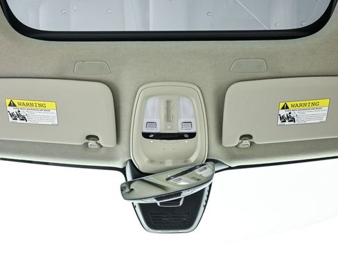 Certified 2025 Volvo XC40 B5 Plus image 20