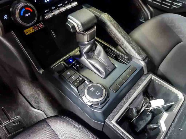Used 2024 Toyota Tacoma SR5 AWD/4WD image 24