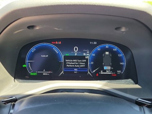 Used 2025 Toyota Camry XSE FWD image 19