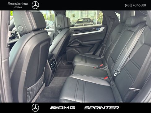 Used 2025 Porsche Cayenne Coupe AWD/4WD image 15