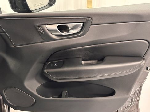 Certified 2025 Volvo XC60 B5 Plus image 19