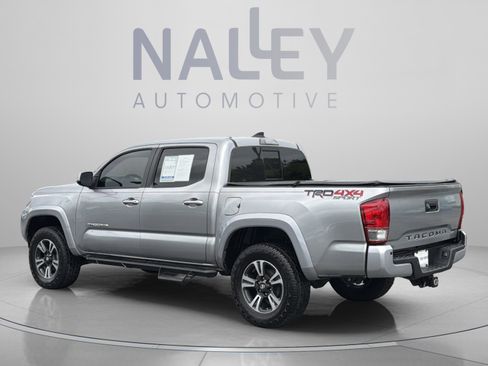 Used 2017 Toyota Tacoma TRD Sport w/ Premium & Technology Package AWD/4WD image 6