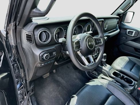 Used 2023 Jeep Wrangler Unlimited Sahara AWD/4WD image 10