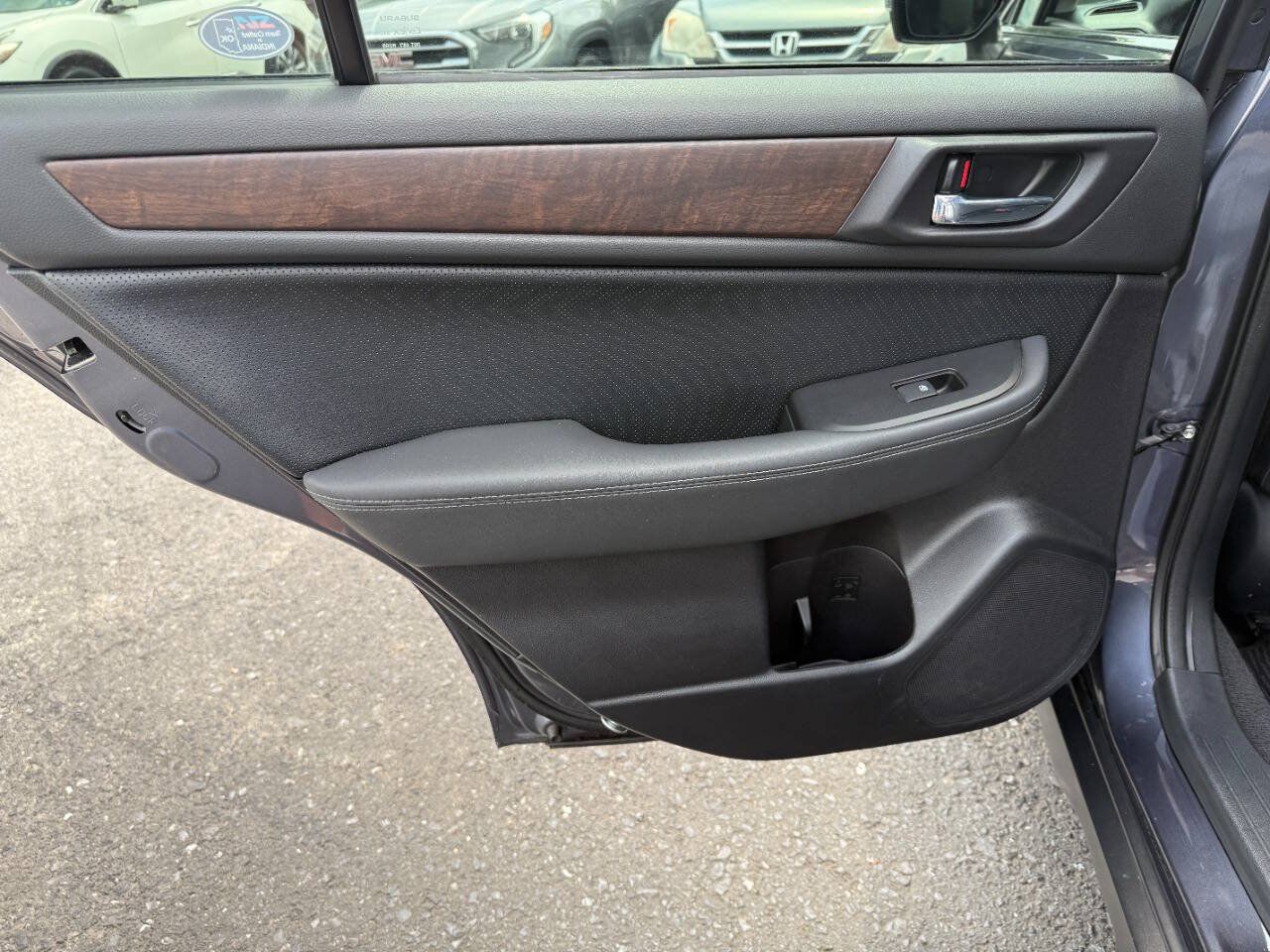 Used 2016 Subaru Outback 2.5i Limited AWD/4WD image 30