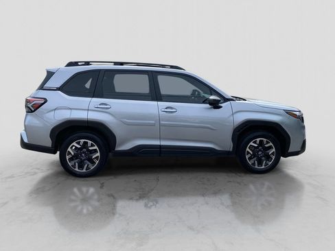 Certified 2025 Subaru Forester Premium AWD/4WD image 7