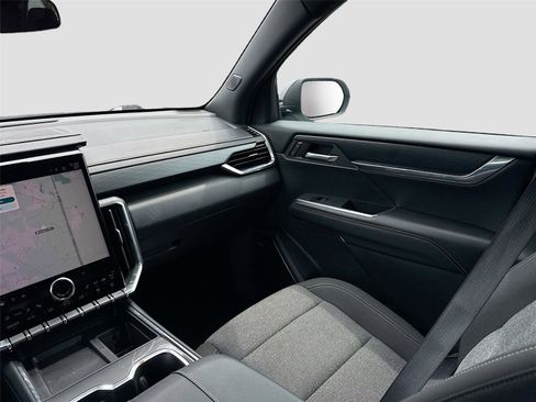 Used 2025 GMC Acadia Elevation image 24