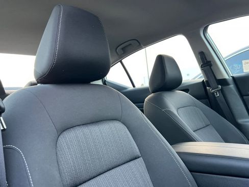 Used 2025 Nissan Altima 2.5 SV image 17