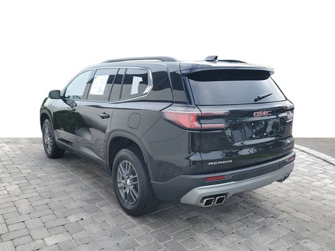 Used 2025 GMC Acadia Elevation FWD image 4