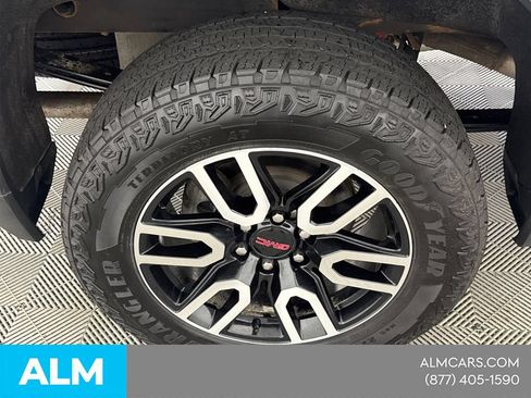 Used 2024 GMC Sierra 1500 AT4 w/ Technology Package AWD/4WD image 21