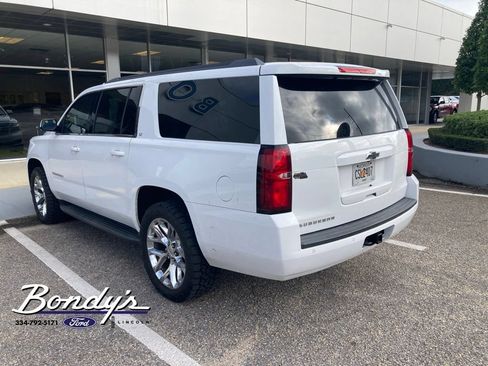 Used 2018 Chevrolet Suburban LT AWD/4WD image 3