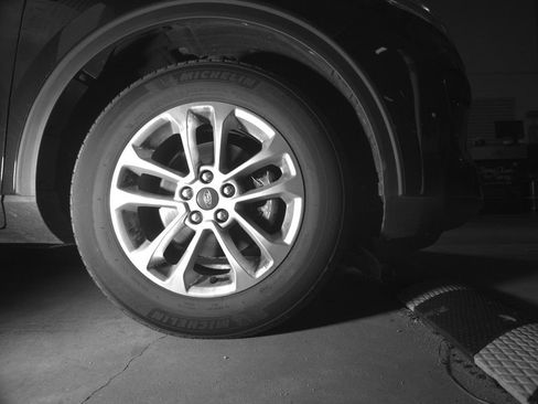 Used 2022 Ford Escape SE w/ Convenience Package FWD image 5