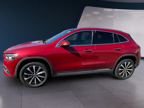 Certified 2022 Mercedes-Benz GLA 250 4MATIC image 2