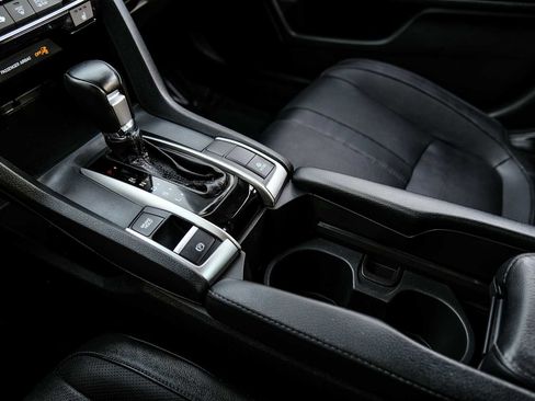 Used 2017 Honda Civic Touring image 25