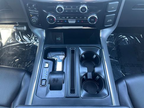 Used 2023 Ford F150 Lariat w/ Trailer Tow Package image 13