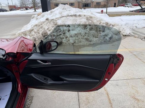 Used 2017 MAZDA MX-5 Miata Sport image 34
