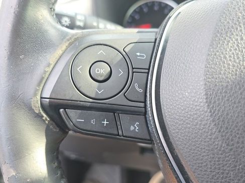 Used 2019 Toyota RAV4 XLE Premium FWD image 21