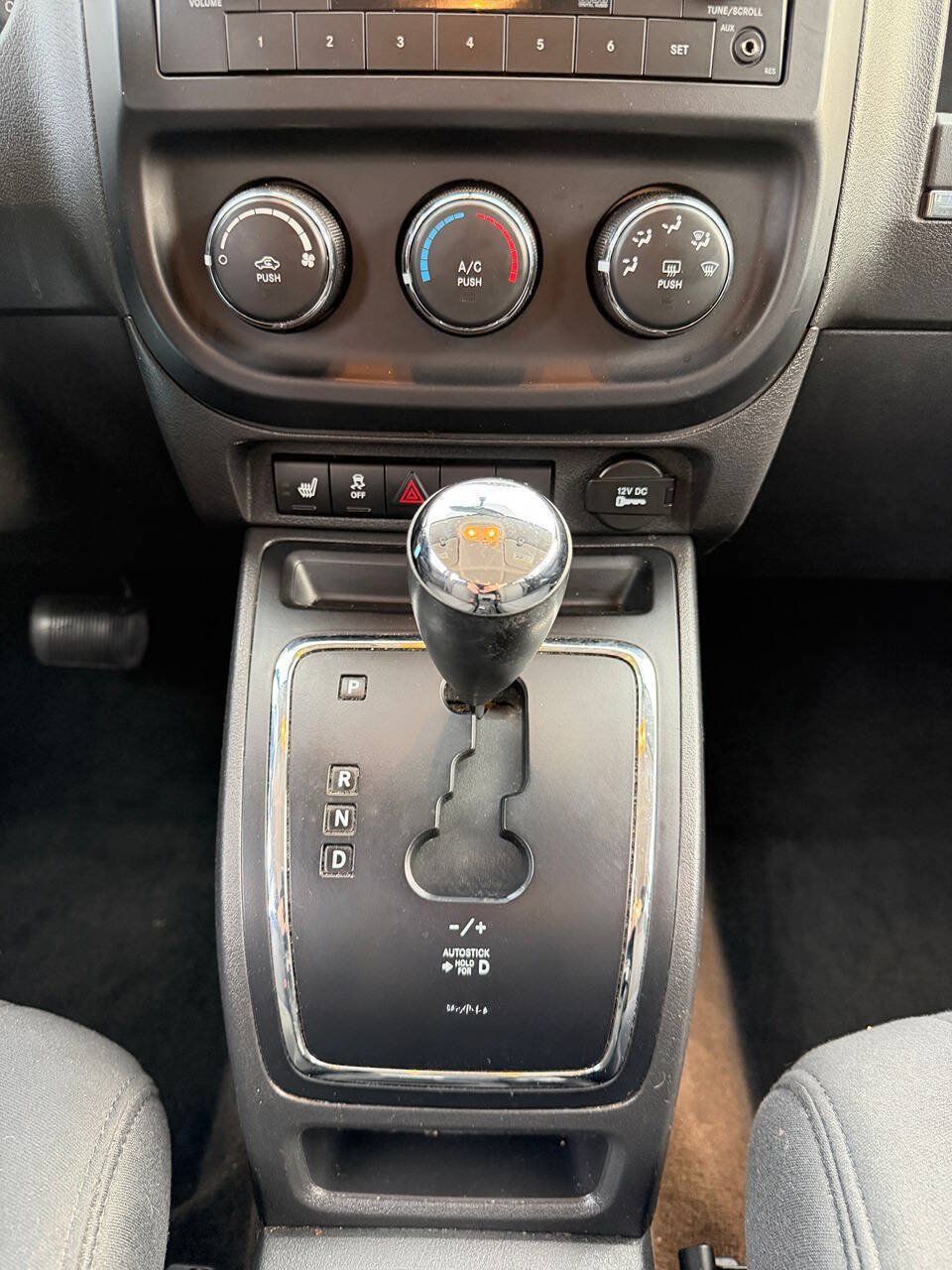 Used 2013 Jeep Compass Latitude AWD/4WD image 24