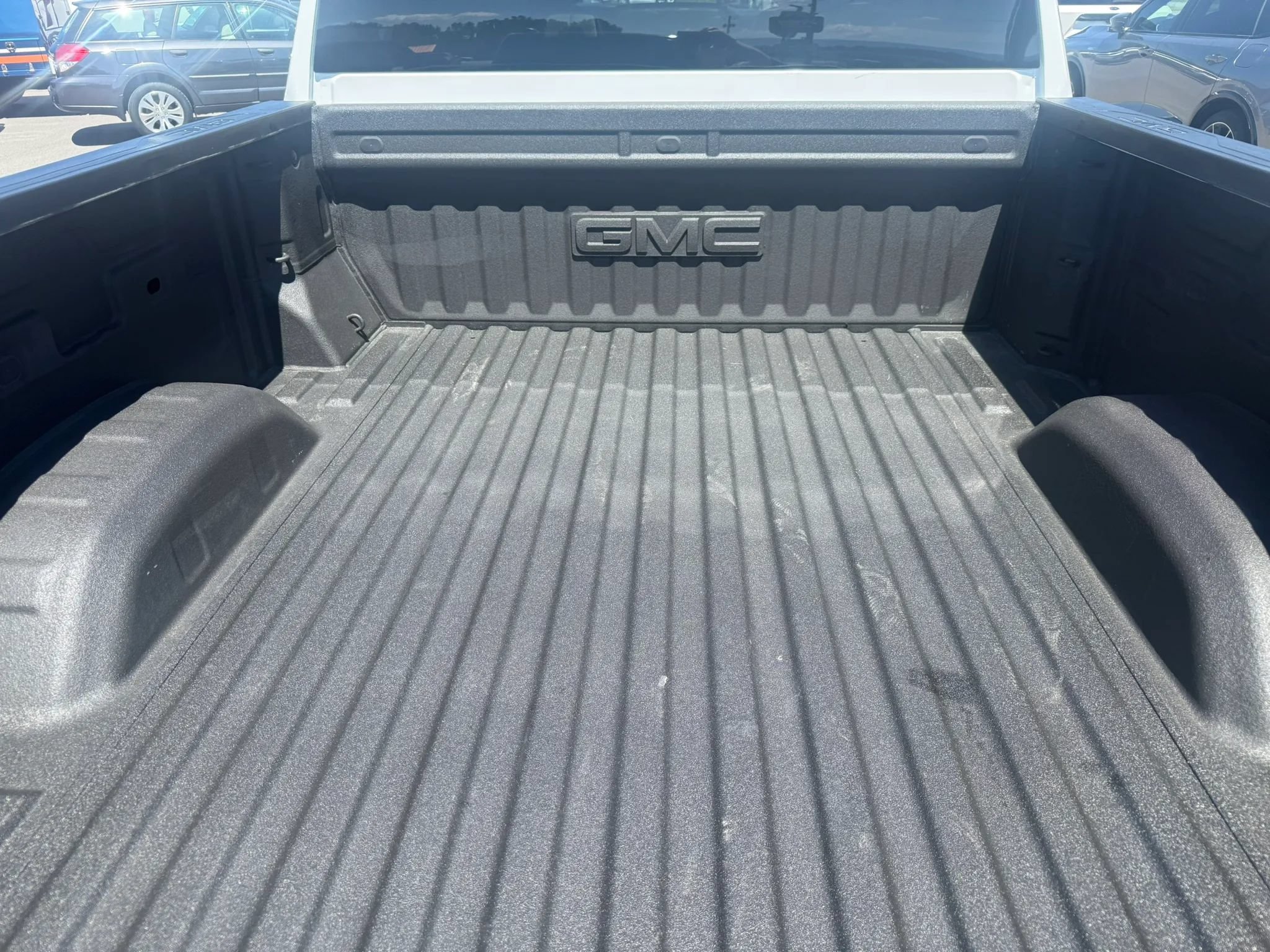 Used 2025 GMC Sierra 2500 AT4 AWD/4WD image 6