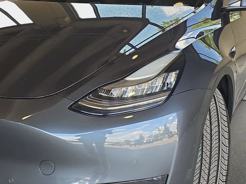 Used 2021 Tesla Model Y Long Range AWD/4WD image 34