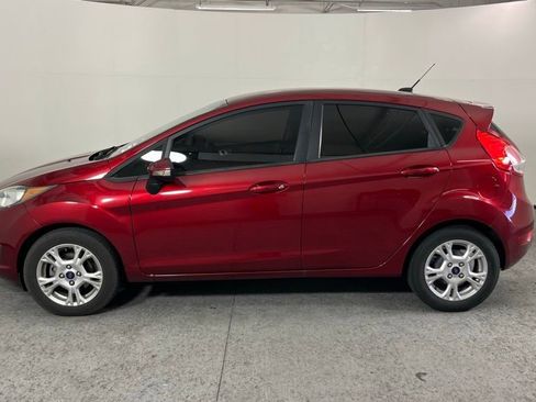 Used 2016 Ford Fiesta SE image 3
