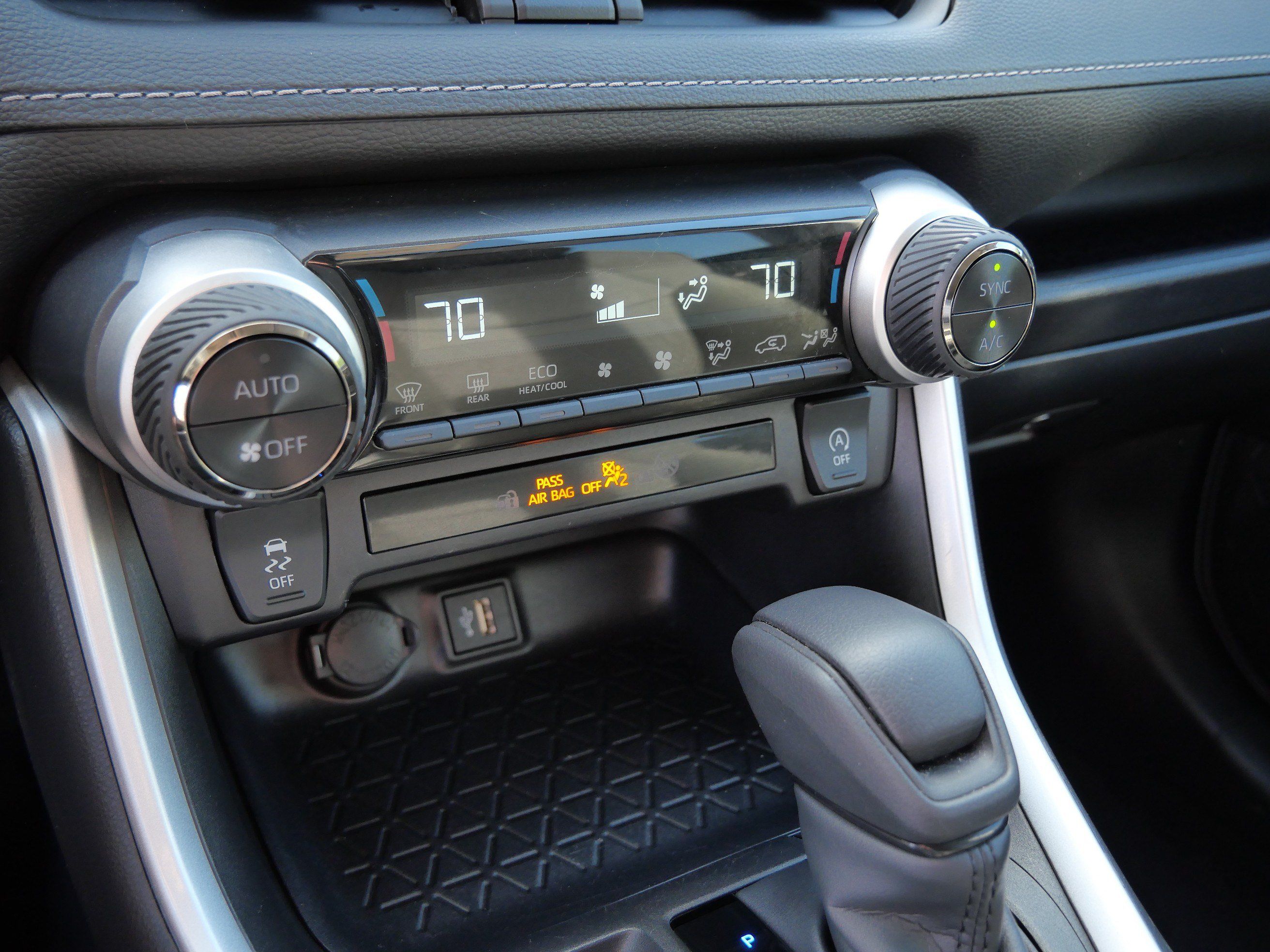 Certified 2025 Toyota RAV4 XLE AWD/4WD image 24