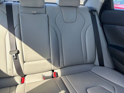 Used 2025 Hyundai Elantra Limited image 39