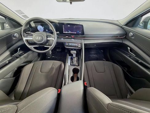 Used 2024 Hyundai Elantra SEL FWD image 10