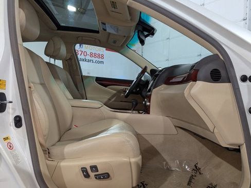 Used 2011 Lexus LS 460 AWD w/ Comfort Pkg image 22