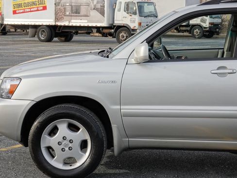 Used 2005 Toyota Highlander Limited AWD/4WD image 13