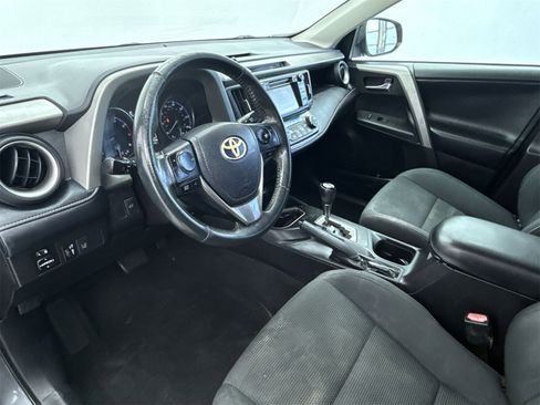 Used 2018 Toyota RAV4 XLE image 8