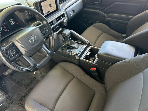 Used 2025 Toyota Tacoma SR5 AWD/4WD image 10