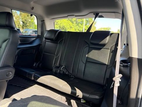 Used 2019 Chevrolet Tahoe LT w/ Luxury Package RWD image 16
