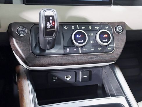 Used 2023 Land Rover Defender 110 SE AWD/4WD image 26