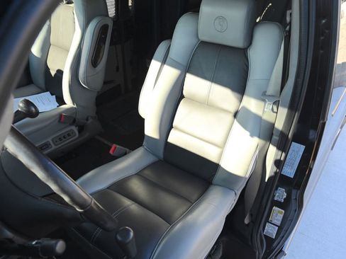 Used 2018 GMC Savana 2500 LS image 21