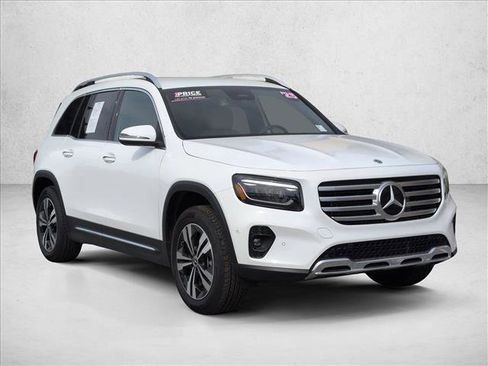 Certified 2025 Mercedes-Benz GLB 250 4MATIC w/ Winter Package image 3