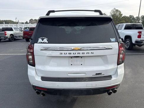 Used 2024 Chevrolet Suburban Premier image 4