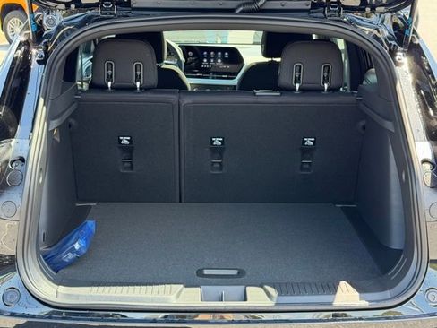 New 2026 Chevrolet Trax RS w/ Sunroof Package FWD image 20