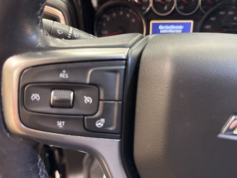 Used 2021 Chevrolet Silverado 1500 LTZ AWD/4WD image 36