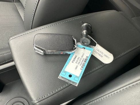 Used 2023 Kia Niro EX image 32