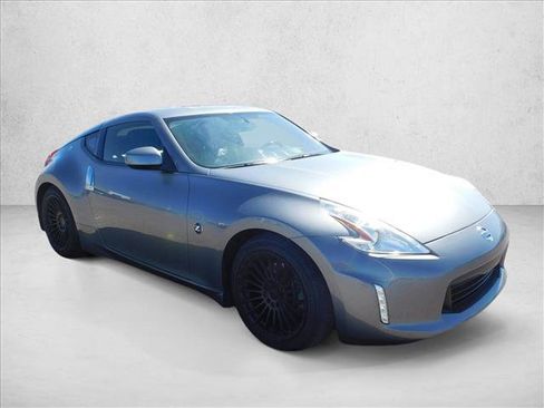 Used 2013 Nissan 370Z Touring image 3