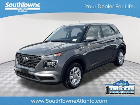 Used 2025 Hyundai Venue SE FWD image 1