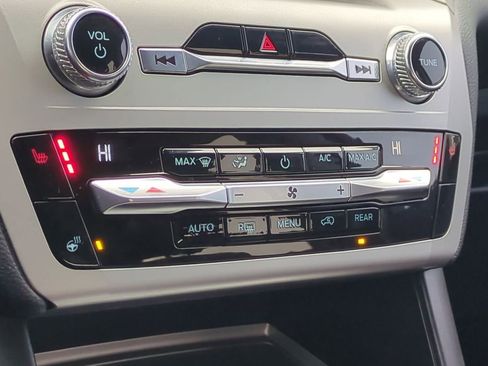 Certified 2021 Ford Explorer XLT w/ Equipment Group 202A image 34