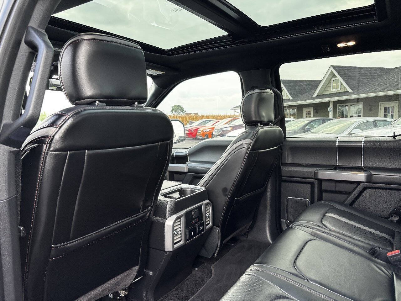 Used 2018 Ford F150 Platinum w/ Equipment Group 701A Luxury AWD/4WD image 30