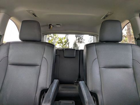 Used 2015 Toyota Highlander Limited Platinum image 16