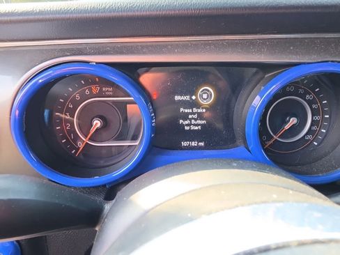 Used 2019 Jeep Wrangler Unlimited Sahara AWD/4WD image 2